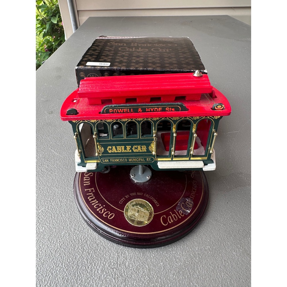 San Francisco Cable Car Musical Rotating Display Powell & Hyde Sts Souvenir Box